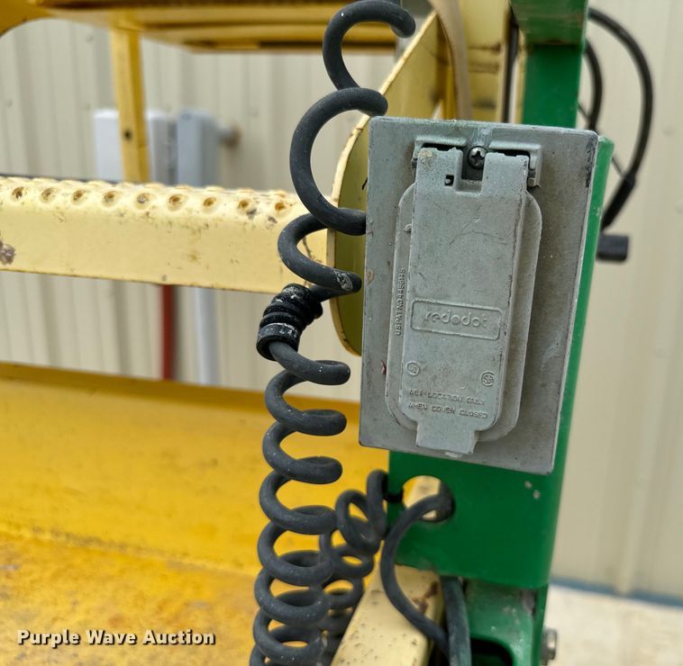 image for item EH4040 2014 Genie GS-1930 scissor lift