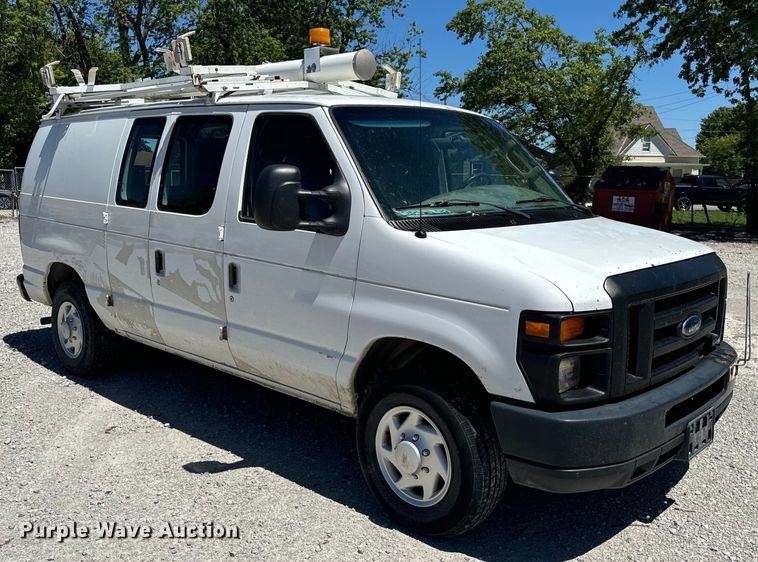 image for item EH6895 2008 Ford E250 van