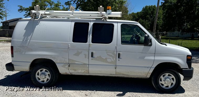 image for item EH6895 2008 Ford E250 van