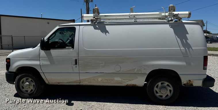 image for item EH6895 2008 Ford E250 van
