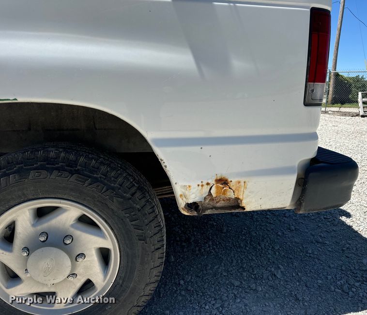 image for item EH6895 2008 Ford E250 van