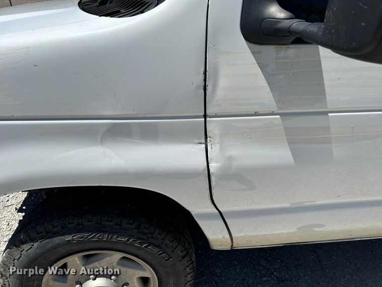 image for item EH6895 2008 Ford E250 van
