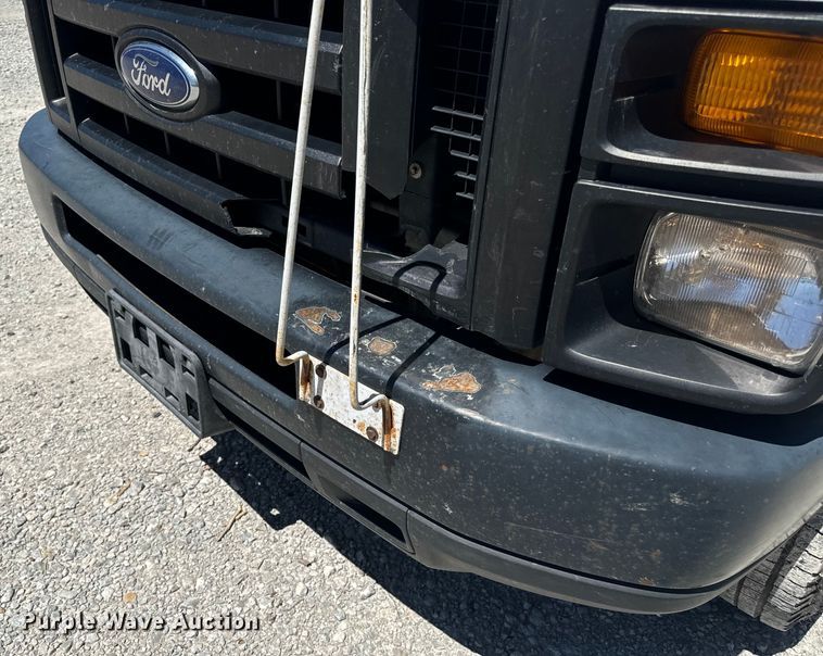 image for item EH6895 2008 Ford E250 van