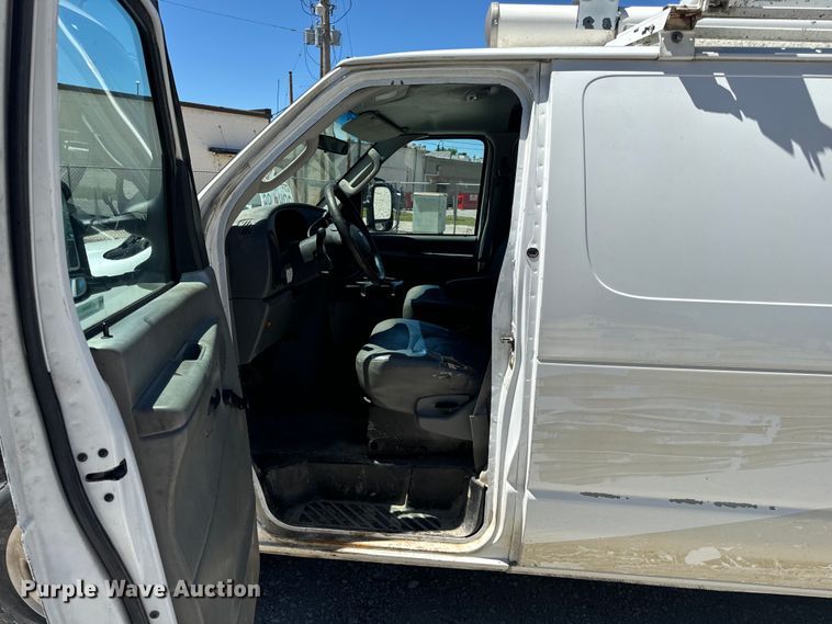image for item EH6895 2008 Ford E250 van