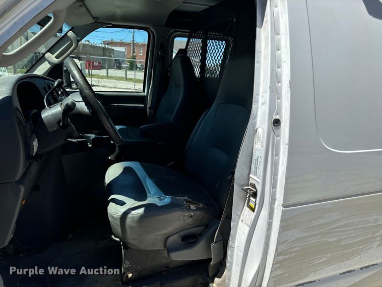 image for item EH6895 2008 Ford E250 van