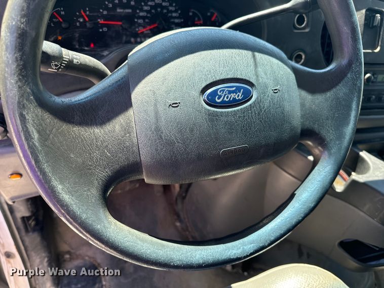 image for item EH6895 2008 Ford E250 van