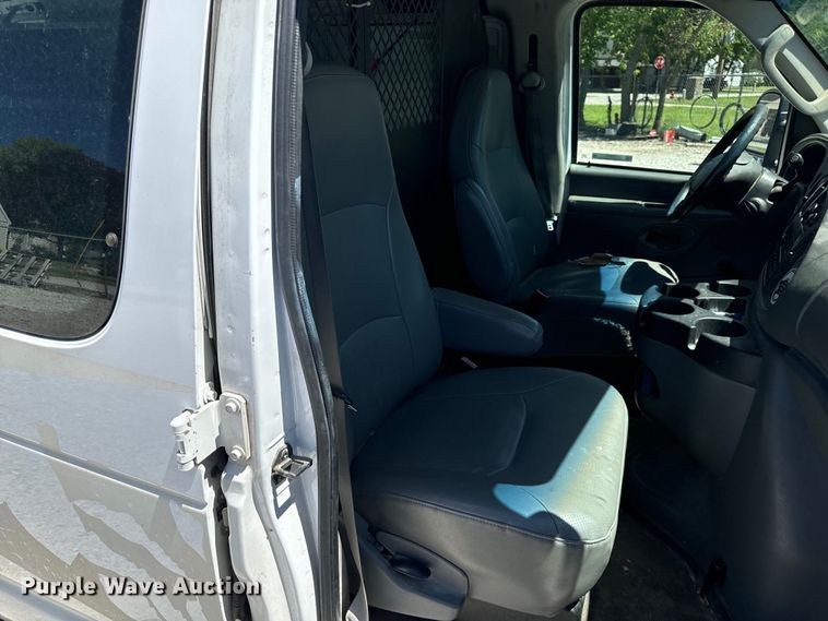 image for item EH6895 2008 Ford E250 van