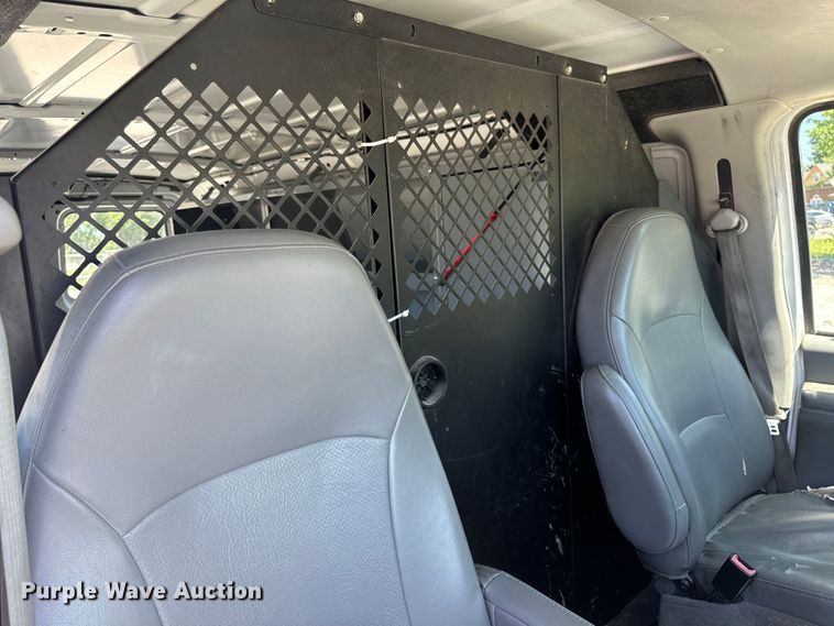 image for item EH6895 2008 Ford E250 van