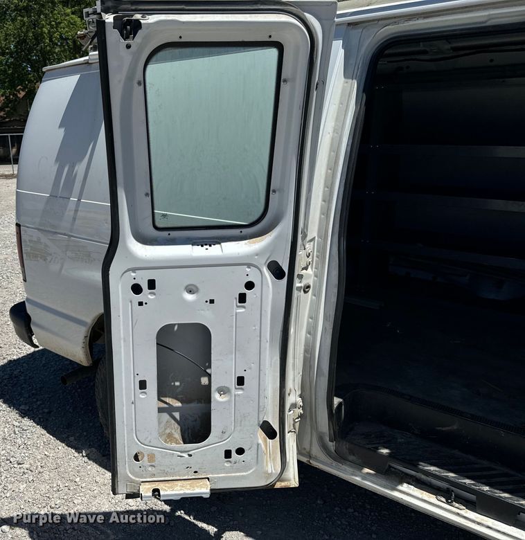 image for item EH6895 2008 Ford E250 van