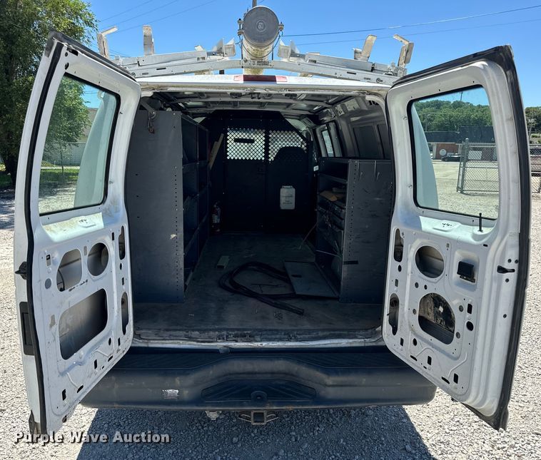 image for item EH6895 2008 Ford E250 van