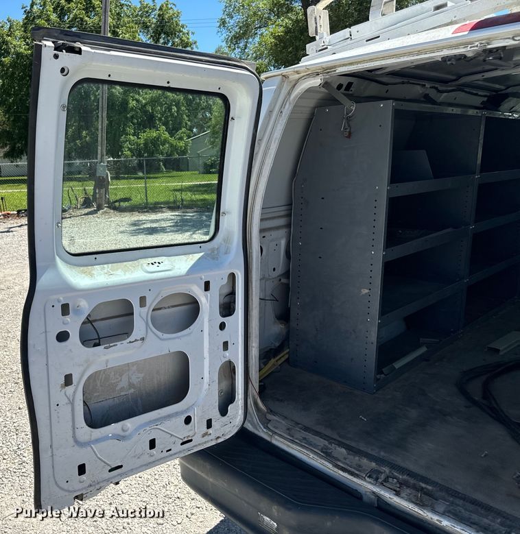 image for item EH6895 2008 Ford E250 van