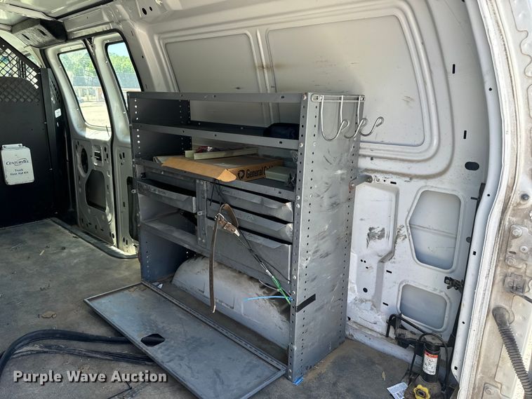 image for item EH6895 2008 Ford E250 van