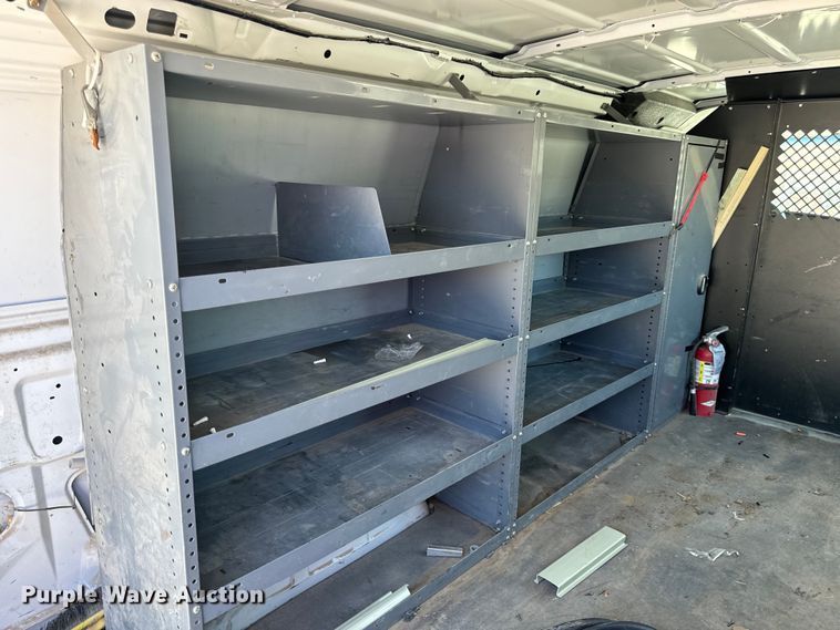 image for item EH6895 2008 Ford E250 van