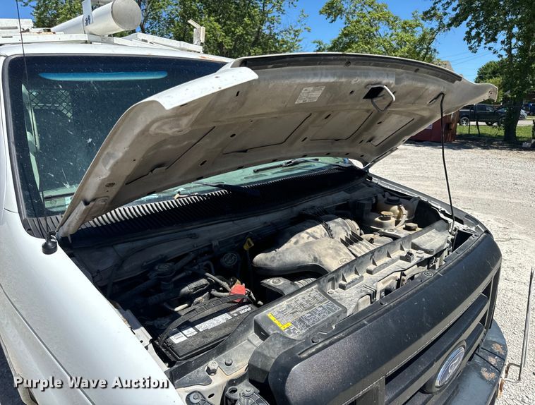 image for item EH6895 2008 Ford E250 van