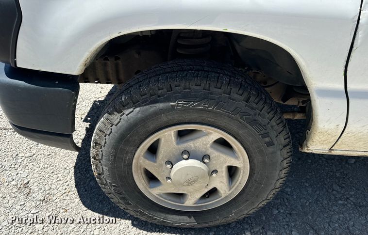 image for item EH6895 2008 Ford E250 van