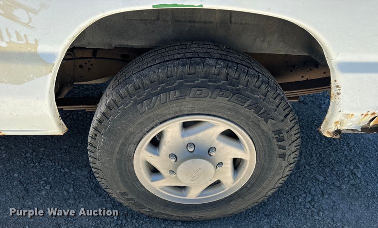 image for item EH6895 2008 Ford E250 van