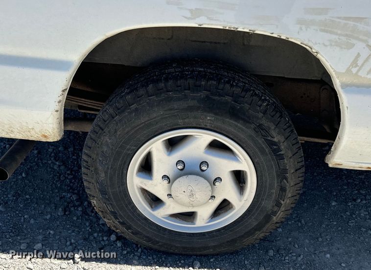 image for item EH6895 2008 Ford E250 van
