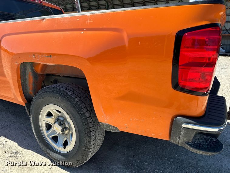 image for item EH6898 2015 Chevrolet  Silverado 1500 pickup truck