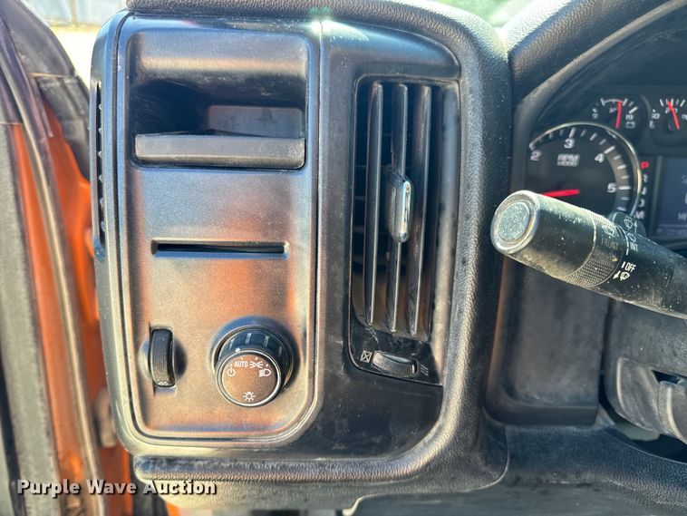 image for item EH6898 2015 Chevrolet  Silverado 1500 pickup truck