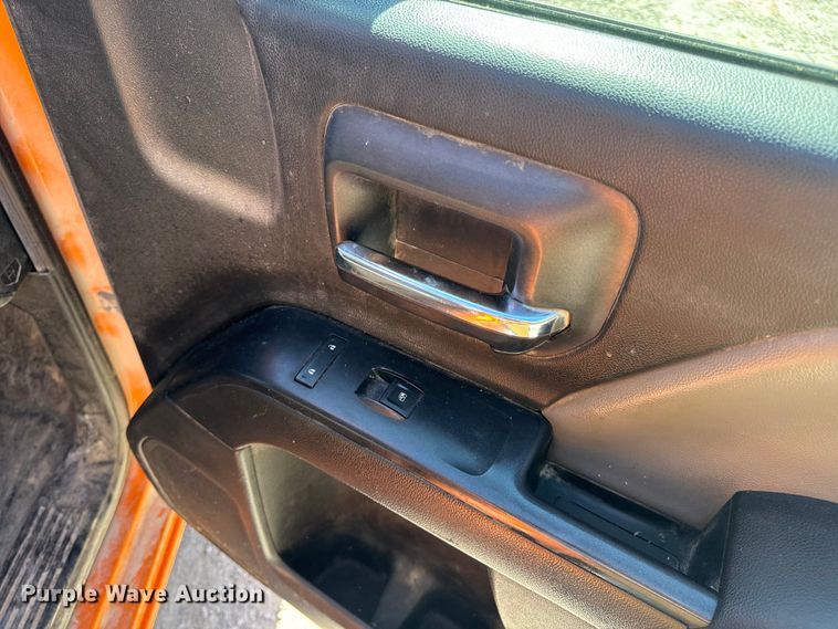 image for item EH6898 2015 Chevrolet  Silverado 1500 pickup truck