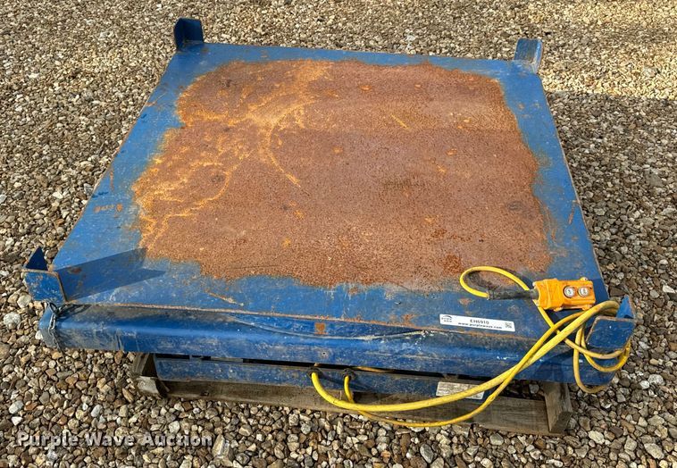 image for item EH6910 2005 Vestil EHLT-4848-4-43 hydraulic lift table
