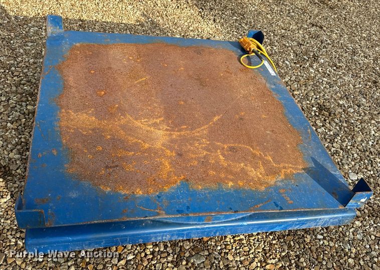 image for item EH6910 2005 Vestil EHLT-4848-4-43 hydraulic lift table