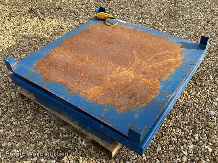 image for item EH6910 2005 Vestil EHLT-4848-4-43 hydraulic lift table