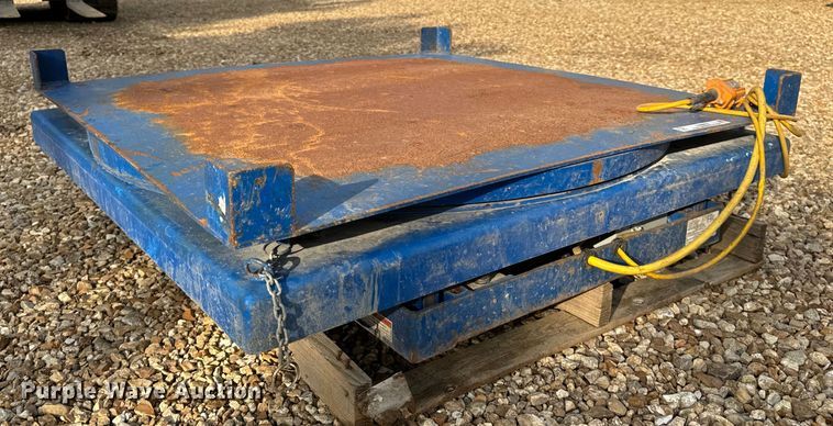 image for item EH6910 2005 Vestil EHLT-4848-4-43 hydraulic lift table