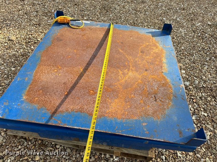 image for item EH6910 2005 Vestil EHLT-4848-4-43 hydraulic lift table