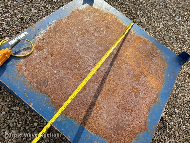 image for item EH6910 2005 Vestil EHLT-4848-4-43 hydraulic lift table