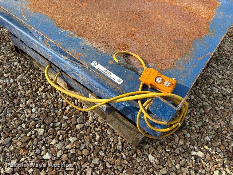 image for item EH6910 2005 Vestil EHLT-4848-4-43 hydraulic lift table