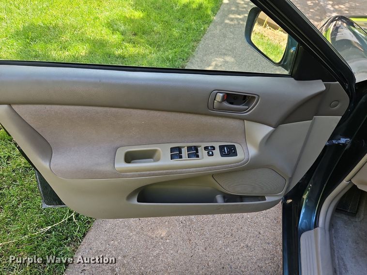 image for item EI3898 2003 Toyota  Camry LE 