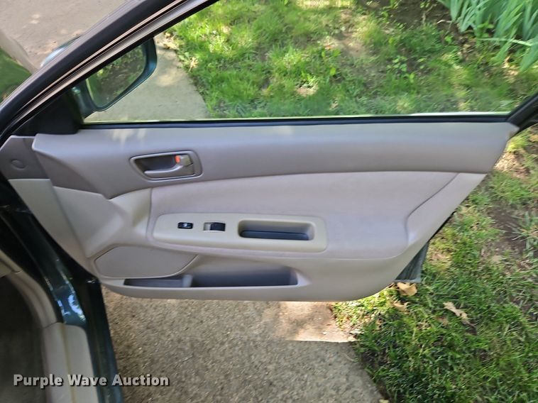 image for item EI3898 2003 Toyota  Camry LE 