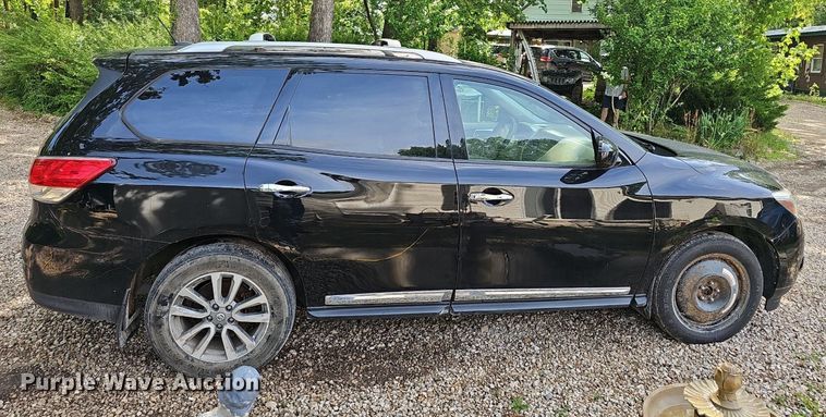 image for item EJ5572 2014 Nissan  Pathfinder SUV