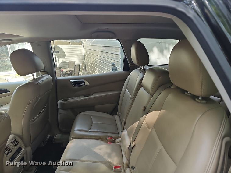 image for item EJ5572 2014 Nissan  Pathfinder SUV