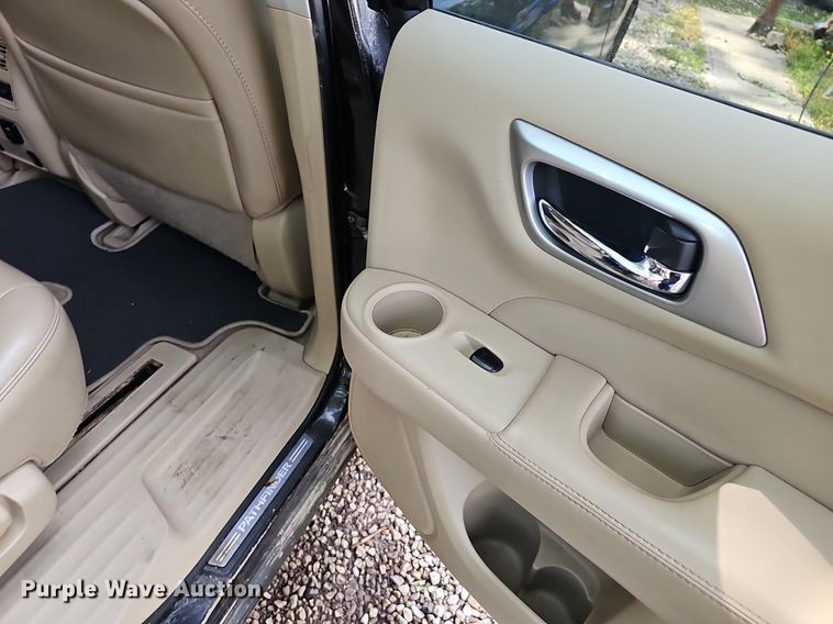image for item EJ5572 2014 Nissan  Pathfinder SUV