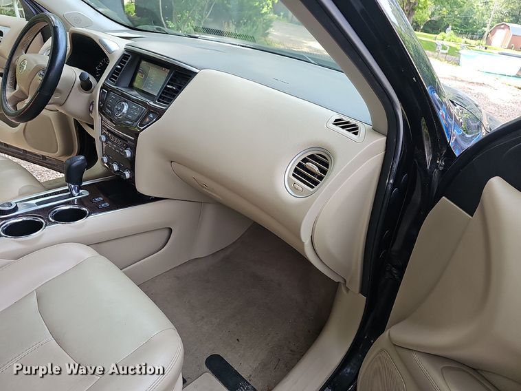 image for item EJ5572 2014 Nissan  Pathfinder SUV