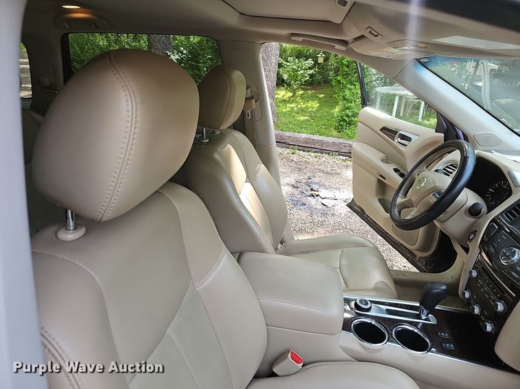 image for item EJ5572 2014 Nissan  Pathfinder SUV