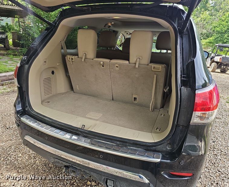 image for item EJ5572 2014 Nissan  Pathfinder SUV