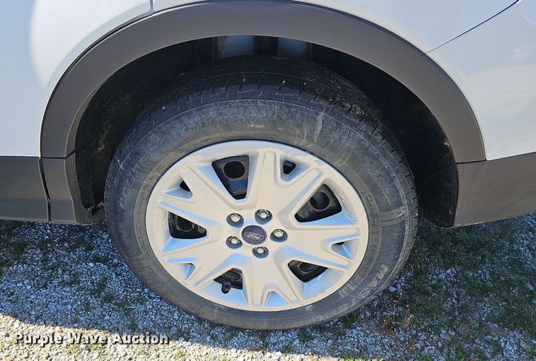 image for item EJ5605 2015 Ford Escape SUV