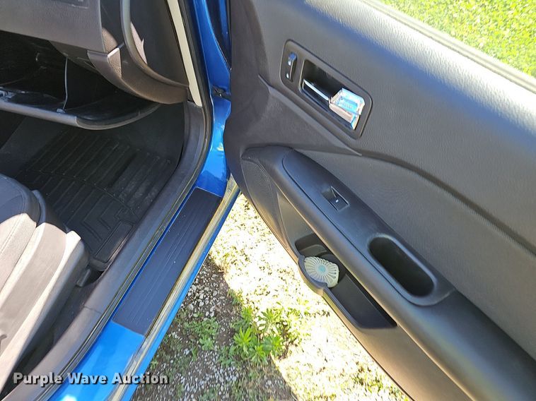 image for item EJ5606 2011 Ford  Fusion  