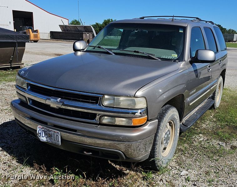 image for item EJ5608 2002 Chevrolet  Tahoe LT SUV