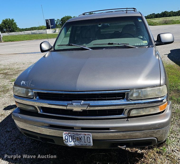image for item EJ5608 2002 Chevrolet  Tahoe LT SUV