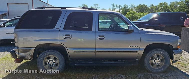 image for item EJ5608 2002 Chevrolet  Tahoe LT SUV