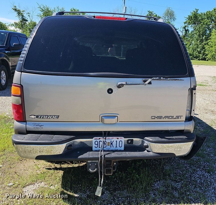 image for item EJ5608 2002 Chevrolet  Tahoe LT SUV