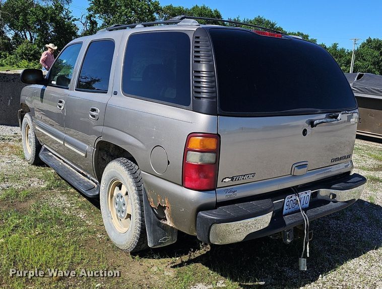 image for item EJ5608 2002 Chevrolet  Tahoe LT SUV
