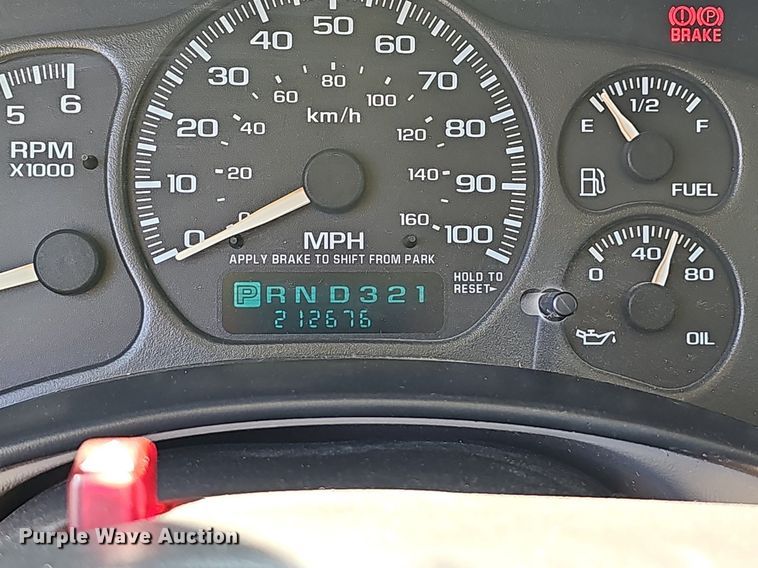 image for item EJ5608 2002 Chevrolet  Tahoe LT SUV