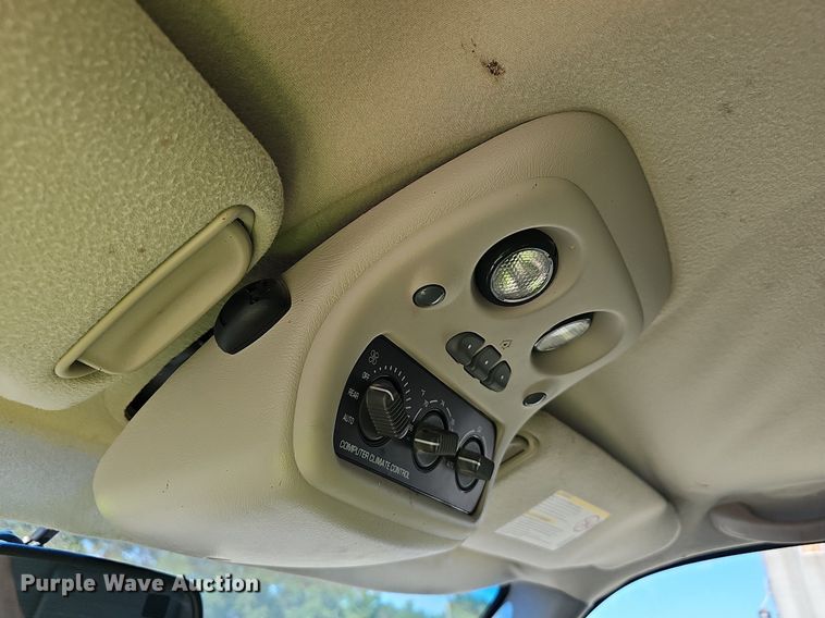 image for item EJ5608 2002 Chevrolet  Tahoe LT SUV