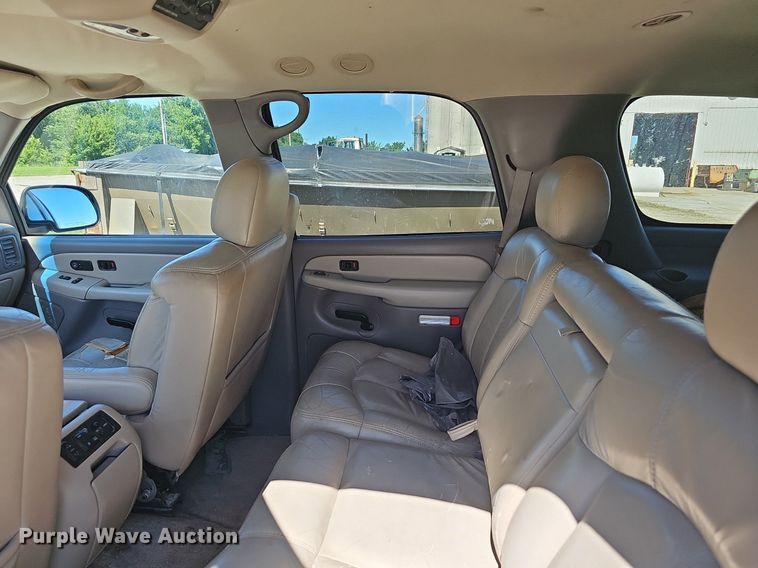 image for item EJ5608 2002 Chevrolet  Tahoe LT SUV