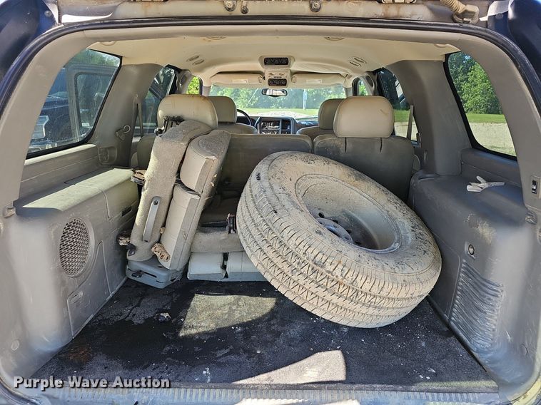 image for item EJ5608 2002 Chevrolet  Tahoe LT SUV